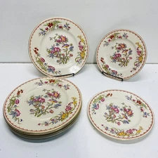 Syracuse China. Old Ivory Bombay Floral Gold Trim Plates. Set of 7 Dinnerware