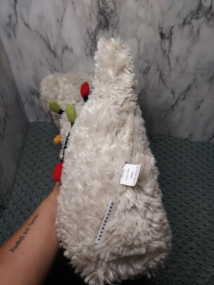Acogedor perro enredado de piel sintética Pottery Barn con almohada de luces Navidad 17x11 en felpa Foto 4 de 4