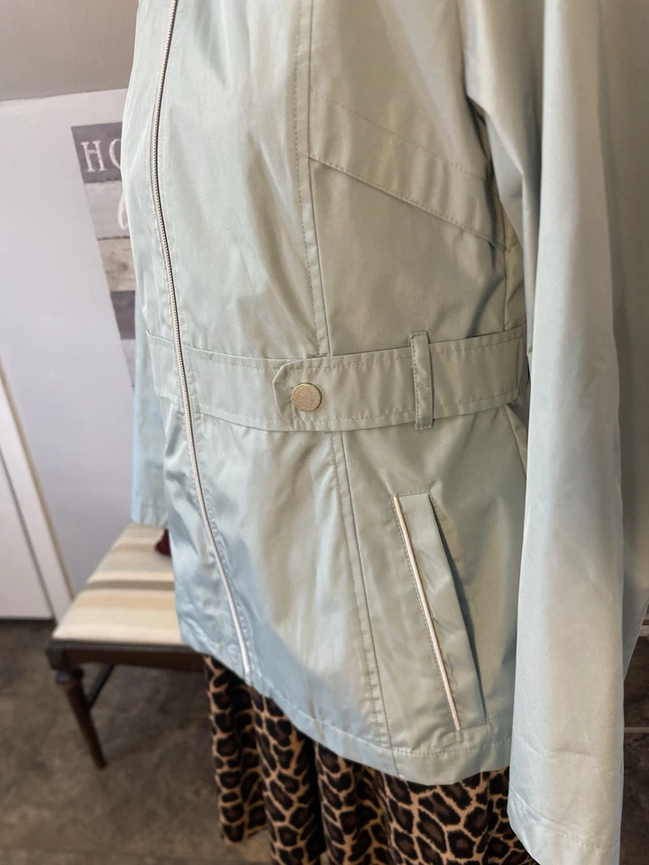 Abrigo de lluvia con capucha de espuma de mar Gallery New York para mujer talla pequeña P/usado en excelente estado Foto 4 de 4