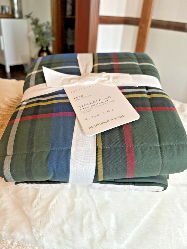 Funda de almohada Pottery Barn vacaciones a cuadros Disney falsa fiesta de Navidad Sherpa. Foto 3 de 4