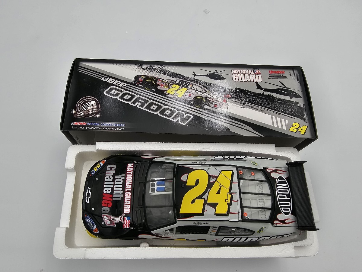 Action Nascar #24 Jeff Gordon National Guard 2009 Impala SS 1:24