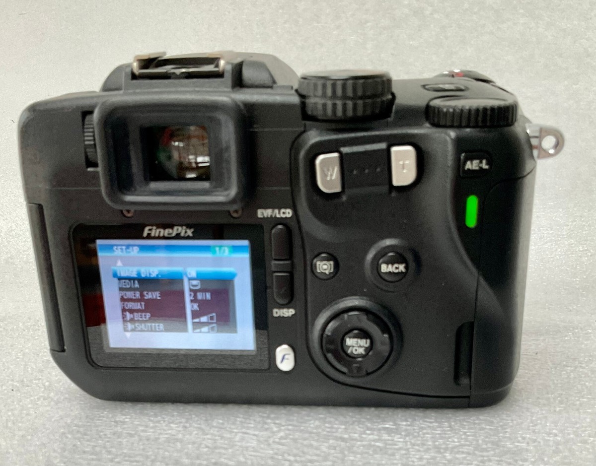 Fuji FinePix S7000 Digital Camera 6.3MP, 6x Optical Zoom Lens; Not