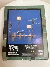 1:35 VERLINDEN # 875 WW II STREET & ROAD ACCESSORIES Resin & Metal Model Kit