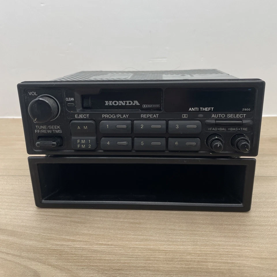 Honda AM/FM Radio Cassette 3900-SS0-C300-M1 - Изображение 2 из 4