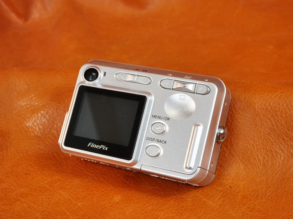 Fujifilm FinePix A370 5.2MP Compact Digital Camera + Case No Memory card Working, photo 4 of 5