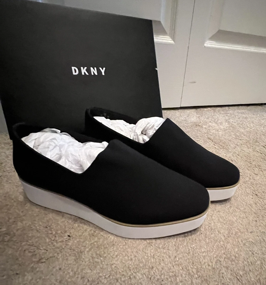 DKNY Robert Stretch Shoes Size 9.5 NIB 90