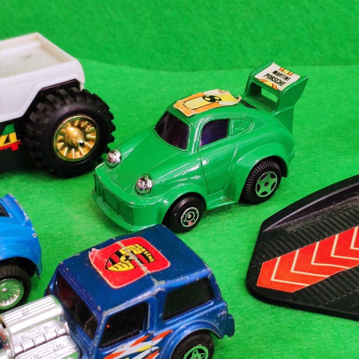 1970-80 Plastic Die Cast Hong Kong Motor Bike Kawasaki Motorcycle Toys compare o 1970-80 Plastic Die Cast Hong Kong Motor Bike Kawasaki Motorcycle Toys compare o