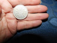 VINTAGE COLLECTABLE QUEEN ELIZABETH II TWO SHILLINGS COIN ONE FLORIN 1962