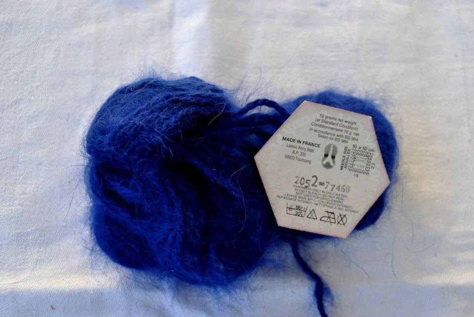 Anny Blatt 100 % Angora d´anny blatt Garn 20 Gr. Fb. 2052 Blau dunkles Royalblau - Bild 2 von 3