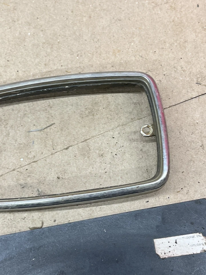 Marcador de señal de bisel de luz de parque Plymouth Duster 1970-72 Mopar usado 1971 1971 1971 Foto 3 de 4