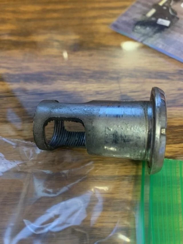 Bisel de antena eléctrica Cadillac Seville 1976-1979 PN#1612454 Foto 2 de 4