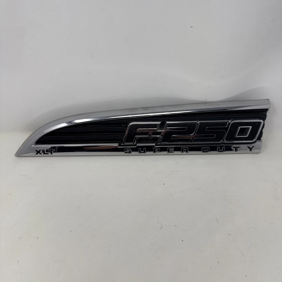 Ford F250 F-250 Super Duty XLT 2011-2016 emblema insignia guardabarros derecho y derecho OEM Foto 3 de 4