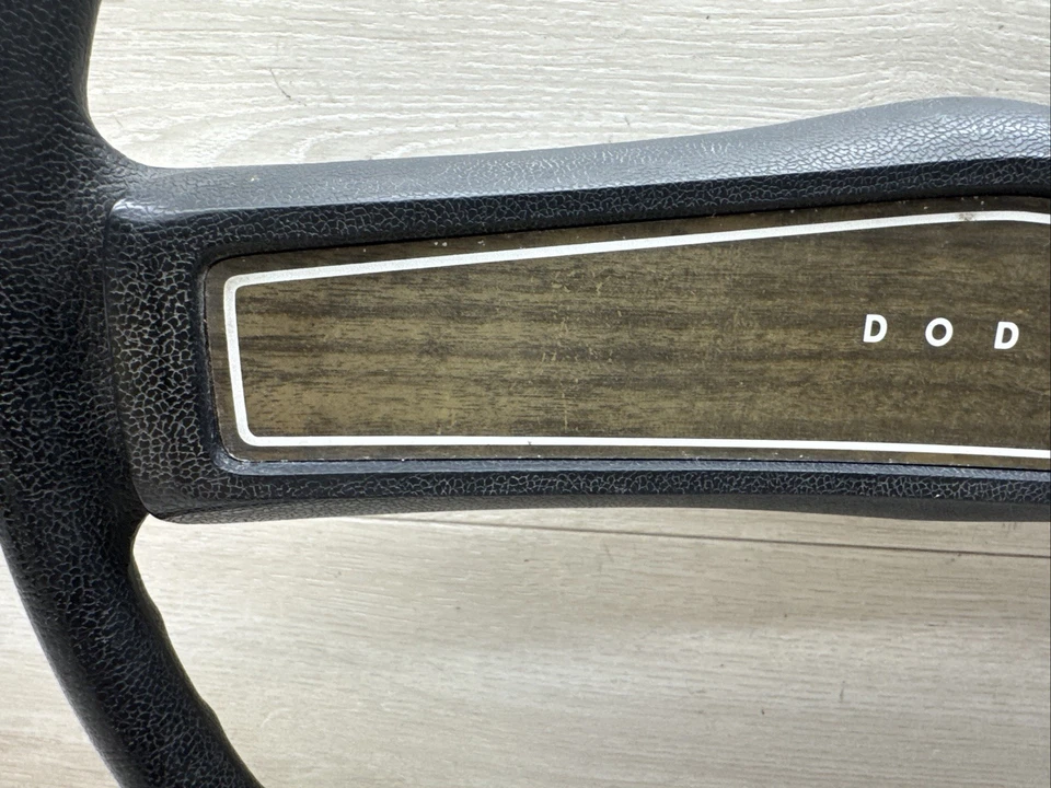 Camión Dodge RAM D200 Tradesman Sportsman Van años 60 70 volante grano de madera Foto 2 de 4