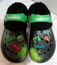 Minecraft Boys Winter Clogs W/Removable Lining & Charms Size 4/5 NWT
