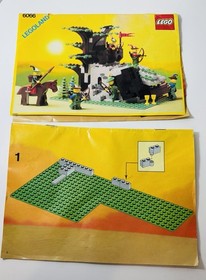 LEGO Camouflaged Outpost Forestmen Vintage Castle LEGO 6066 PLZ READ