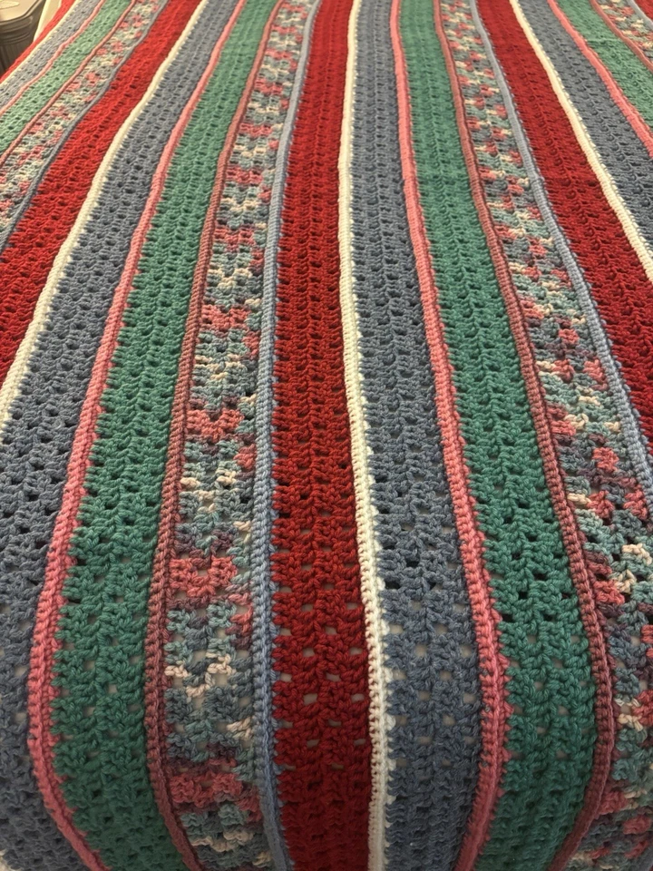 Sofá/afgano multicolor tejido a mano vintage 52" x 72" Foto 2 de 4