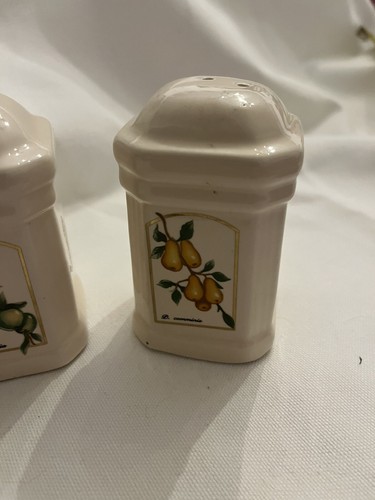 Vintage Elgin 1989 Salt and Pepper Shakers Apple And Pear Decoration Design - Picture 10 of 12