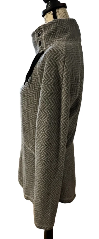 Suéter Prana Mattea Para Mujer Cuello Embudo Lana Chevron Gris/Negro Talla Grande Nuevo Foto 4 de 4