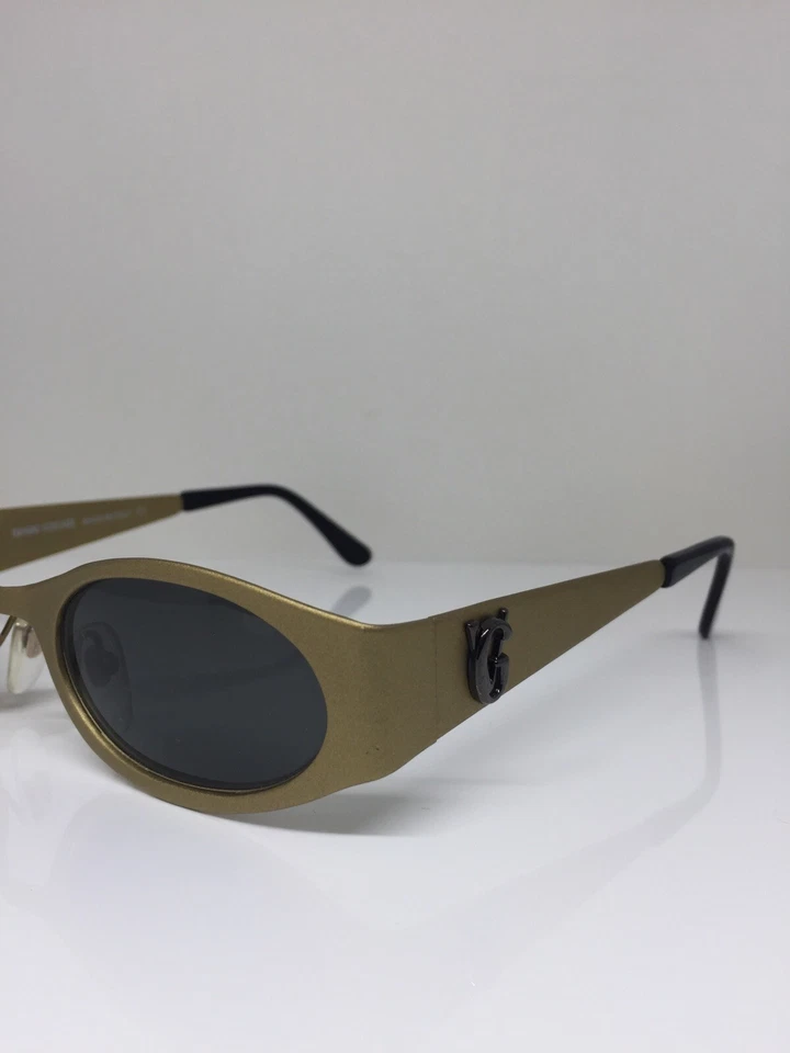 Óculos de sol vintage olho de gato Gianni Versace S99 Mod. Ouro fosco S99 Col. 86M Itália - Imagem 2 de 4