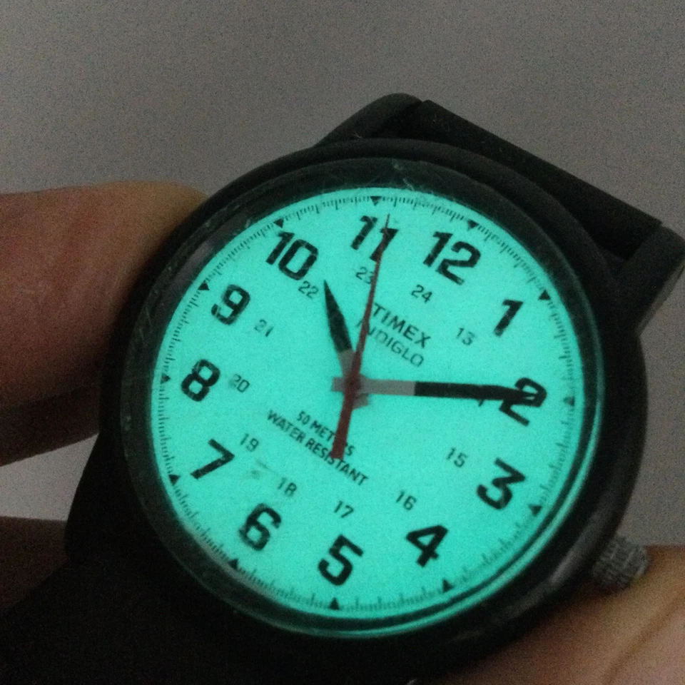 Reloj Timex Vintage Hombre 37mm Estuche Negro Banda Silicone Indiglo Batería Nueva Foto 3 de 4
