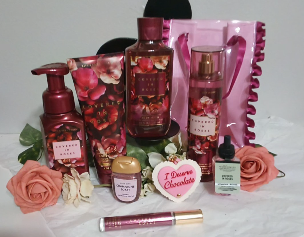Bath & Body Works 7 pc set Covered in Roses with Pocketbac & BBW