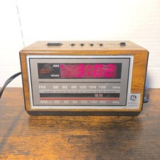 Vintage GE AM/FM Radio Alarm Clock 7-4601A Brown Woodgrain Tested Works 