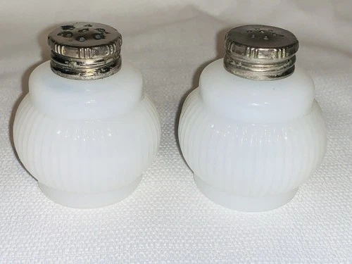 VTG Milk Glass Miniature 1950s Salt & Pepper Shakers 2” Ribbed White 2-pc Set