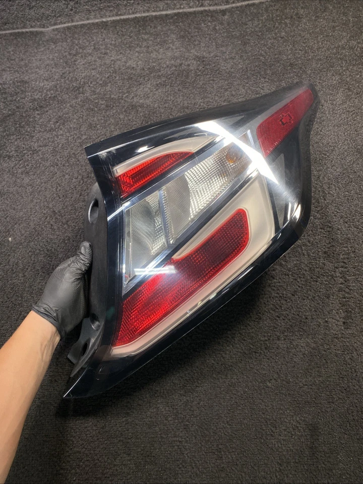 Задний правосторонний задний фонарь в сборе для Chevrolet Volt 2016-2019 годов выпуска от оригинального производителя 84102087 - Изображение 4 из 4