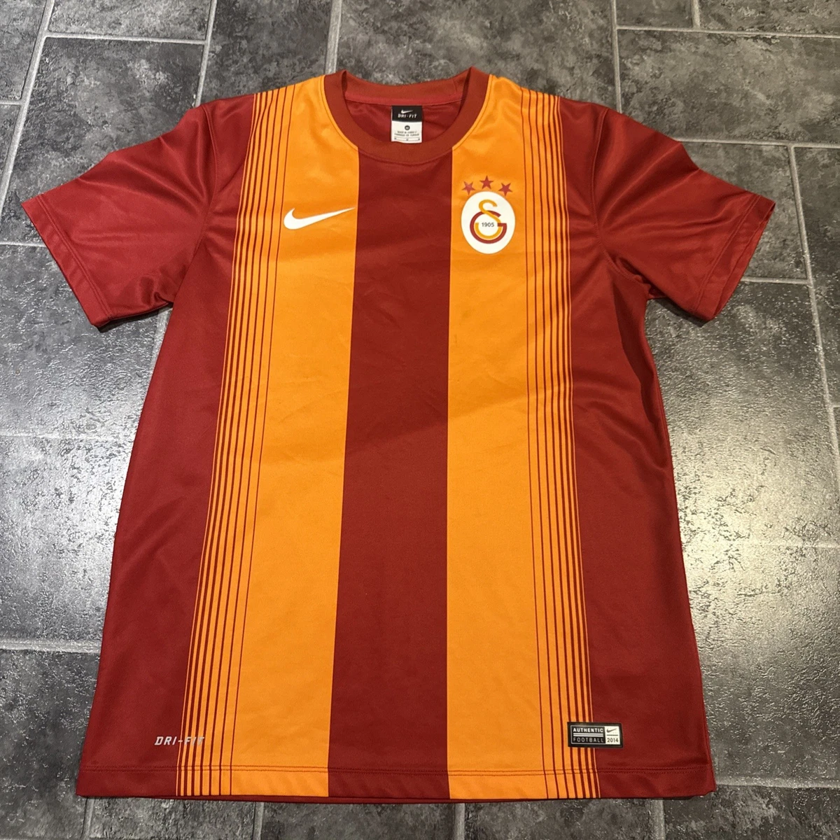 Maillot Galatasaray 2015-16 – Taille M – Nike – Joueur Adulte – Bon état