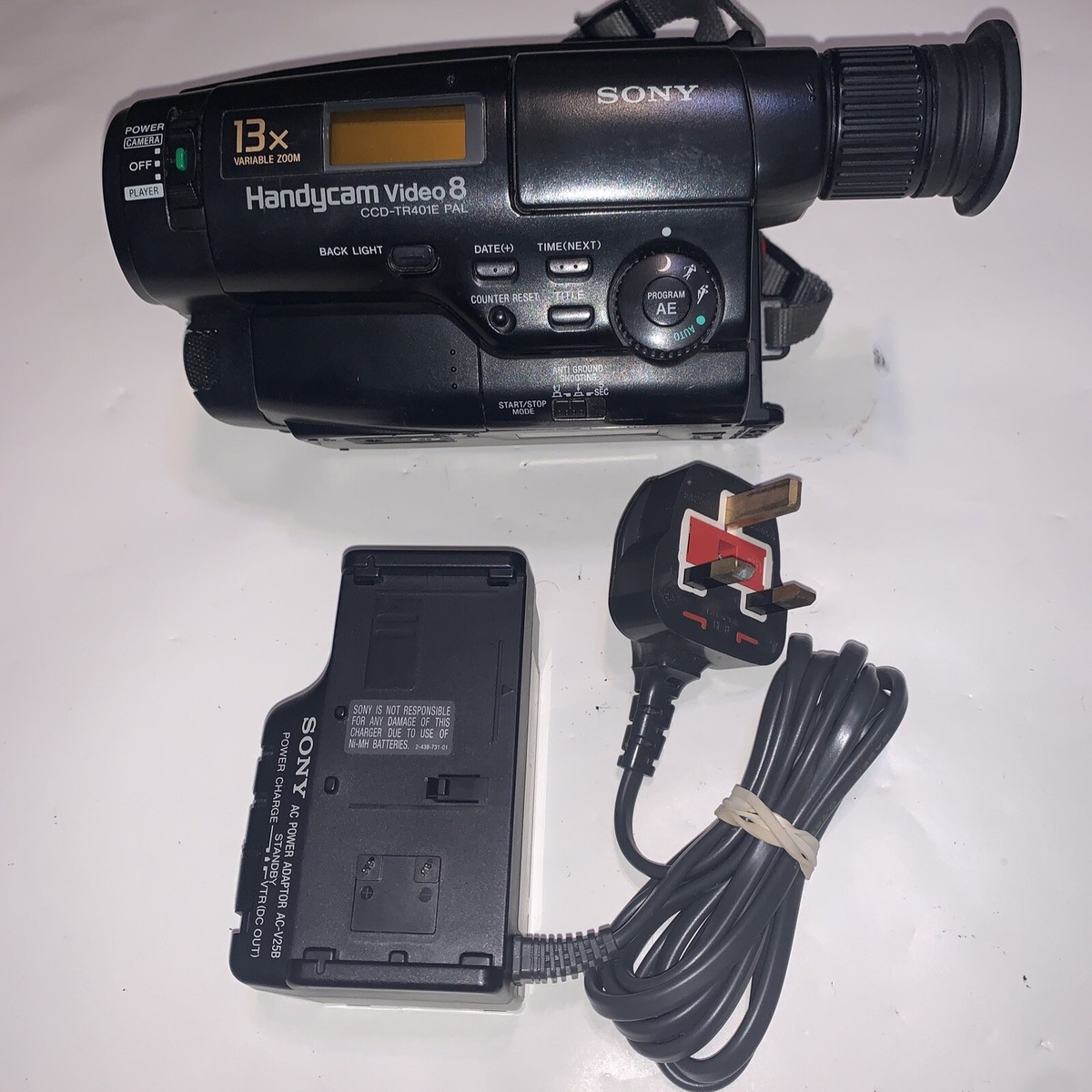 Sony CCD-TR401E PAL Video8 Camcorder Handycam VCR 8mm Watch Sony CCD-TR401E PAL Video8 Camcorder Handycam VCR 8mm Watch