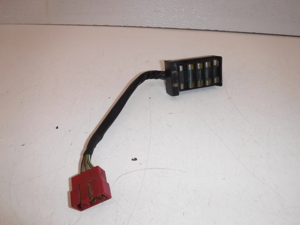 Placa de caixa de fusíveis 1984 Honda Magna 700  - Imagem 4 de 4