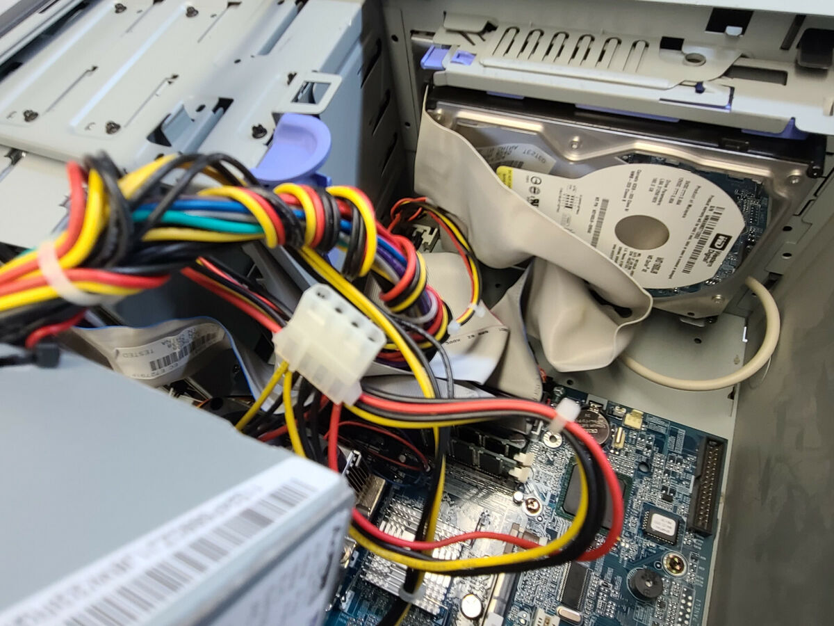 IBM NetVista A30 8314-21F + Pentium 4 2GHz + 1.5GB + 160GB IBM NetVista A30 8314-21F + Pentium 4 2GHz + 1.5GB + 160GB