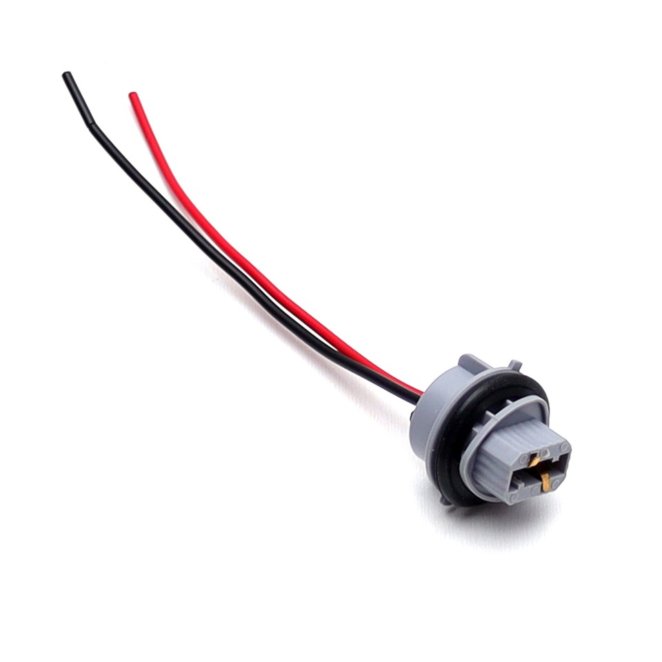 OE-Spec 7440 Rear Signal/Reverse Light Adapter Sockets For 2000-06 ...