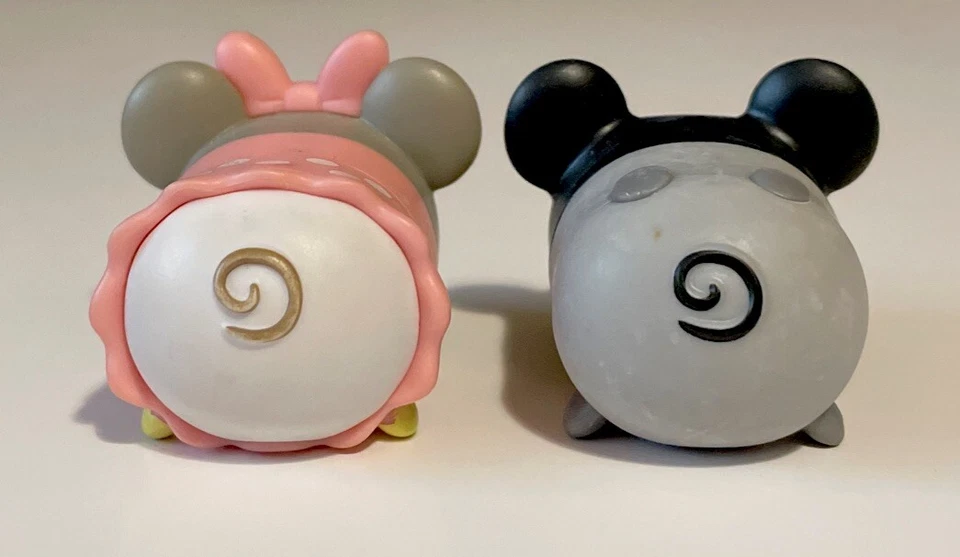 Juego de 4 figuras de vinilo LG Disney Tsum Tsum Minnie Pastel y Mickey blanco y negro Foto 4 de 4