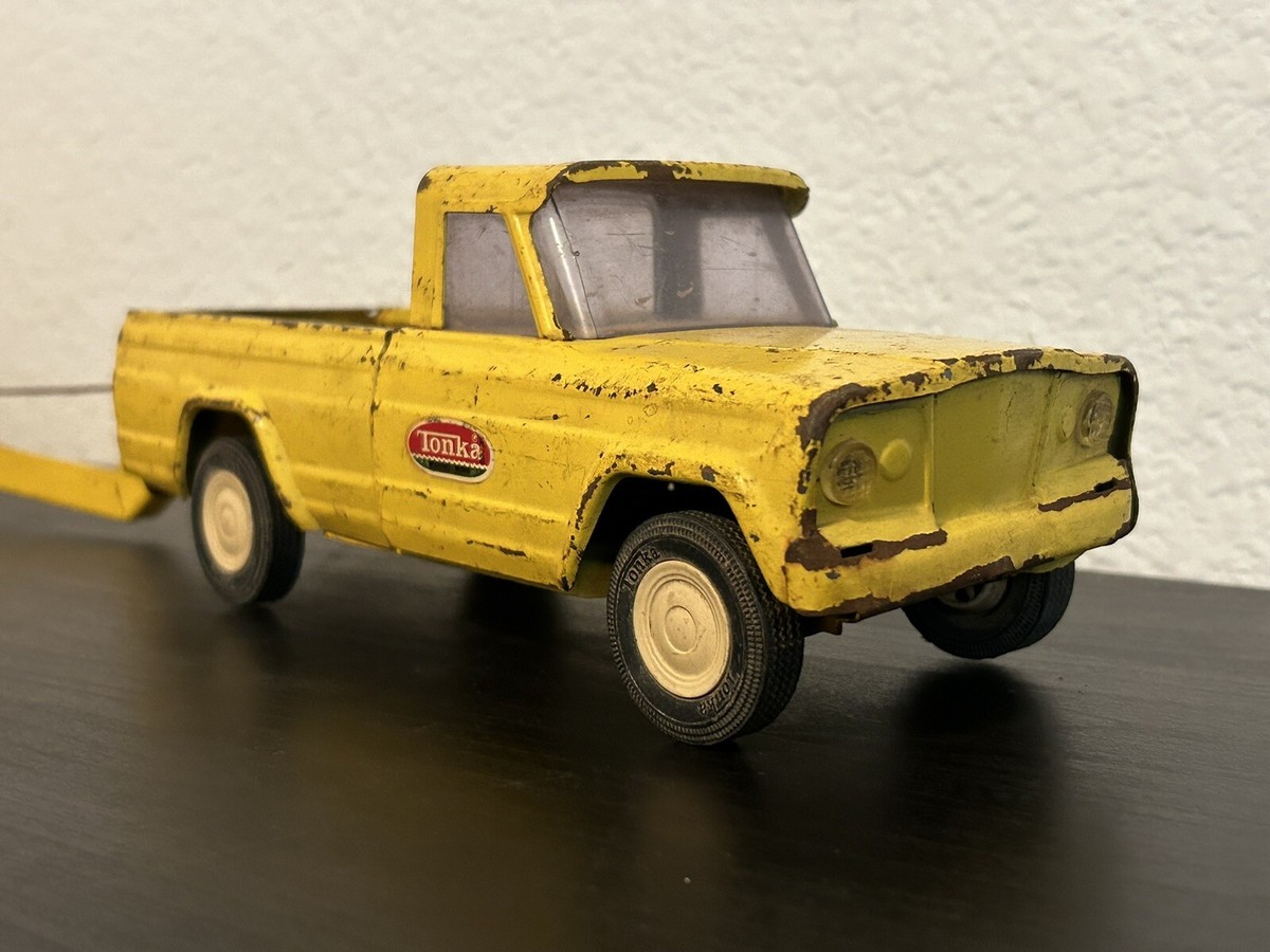 Tonka Jeep ブリキ ミニカー トレーラー付き Tonka Yellow steel Jeep Gladiator J-10 Pick Up Truck Vintage w