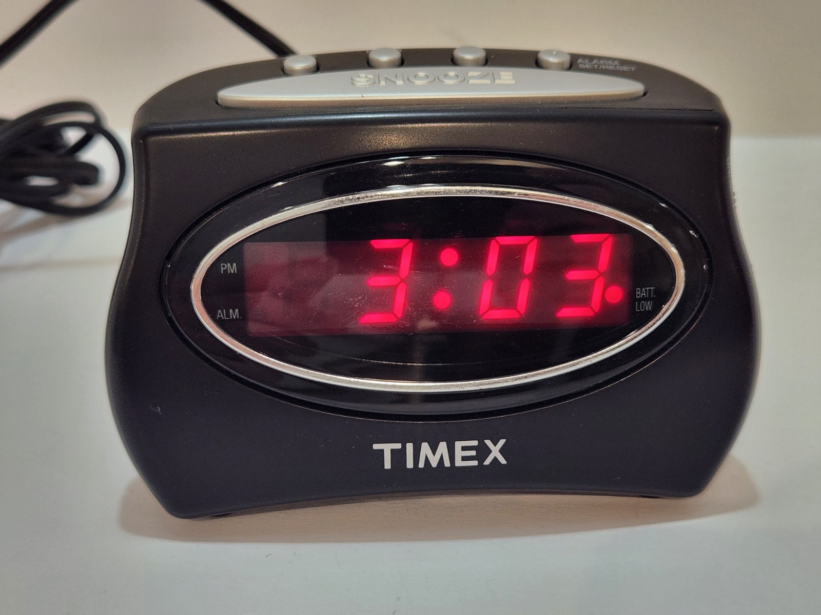 TIMEX Extra Loud Black Electric Alarm Clock w/Backup Battery Model T 101 B Tested