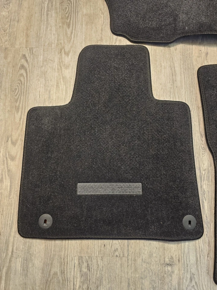 Подлинный оригинальный производитель 2021-2023 Kia Sorento черный ковер коврики комплект - Изображение 2 из 4