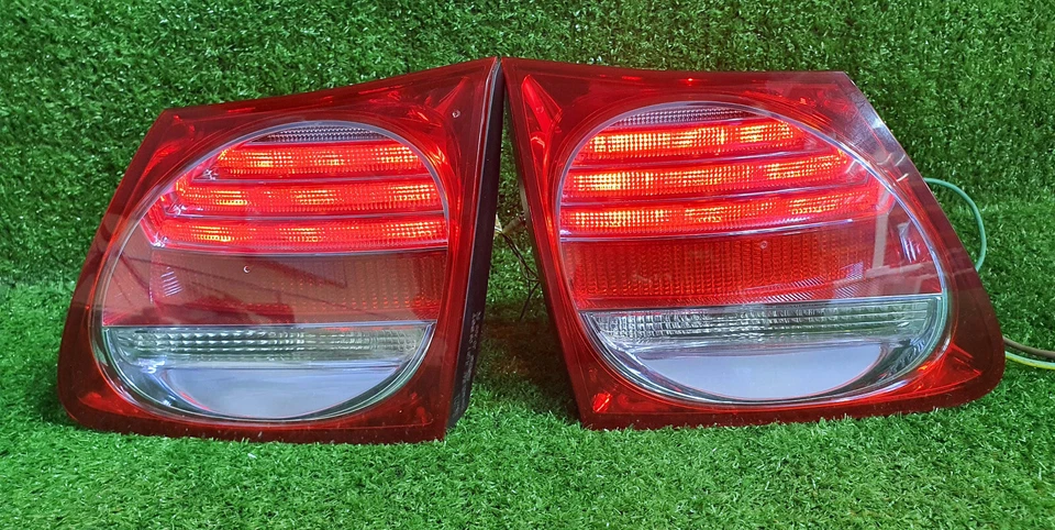 Juego completo de luces traseras LED híbridas Lexus GS350, GS450H 2006-2011 OEM usadas Foto 3 de 4