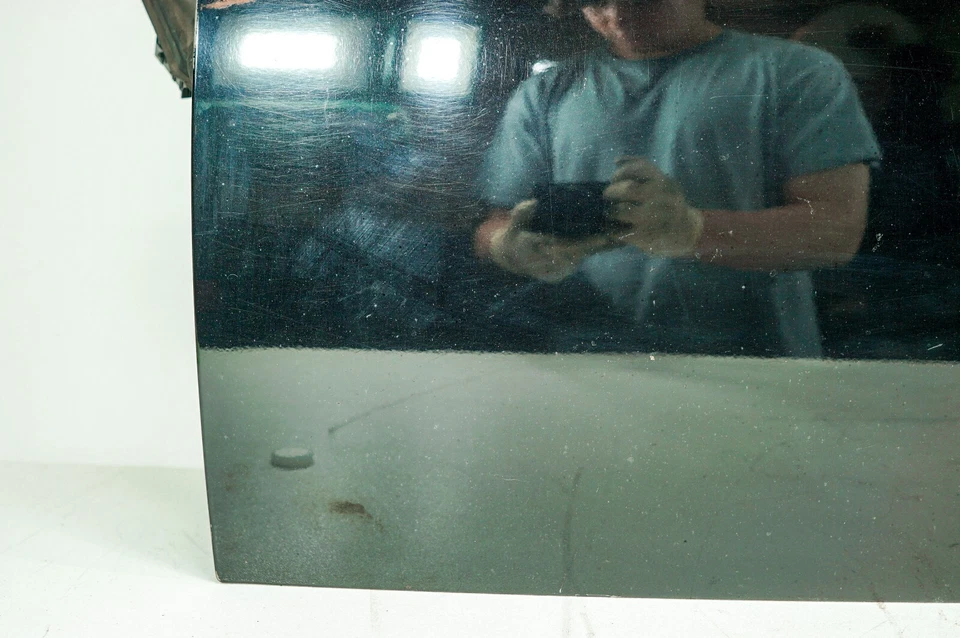 08-14 Mini Cooper Clubman OEM Carcasa de puerta delantera izquierda con ventana ASSY negro 5102 Foto 2 de 4