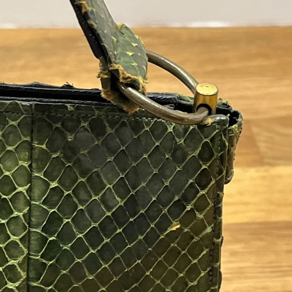 Vintage Deitsch Green Snakeskin Purse w/ attached Kiss Lock Coin Wallet  - Image 3 of 4