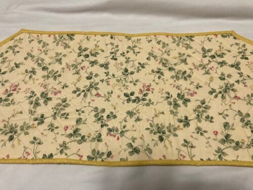 EASTER "Vintage Bunnies" Quilted Table Runner REVERSIBLE TO SPRING - Picture 3 of 7