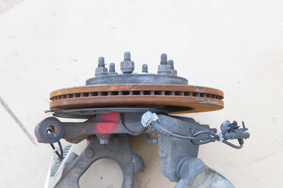 Cadillac Escalade 2007-2014 tracción trasera eje delantero derecho nudillo buje brazos de control OEM Foto 3 de 4