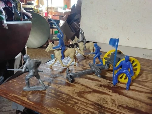 HTF 1961 Tootsietoy Civil War Caisson Figure Lot Blue & Gray Playset