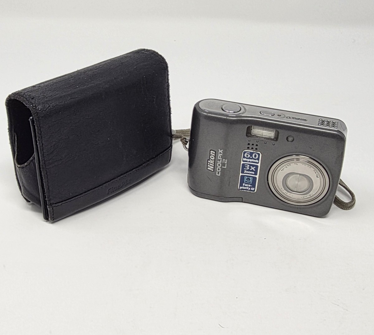 Nikon Coolpix L2 6MP Digital Camera 3x Zoom Tested + FinePix Case