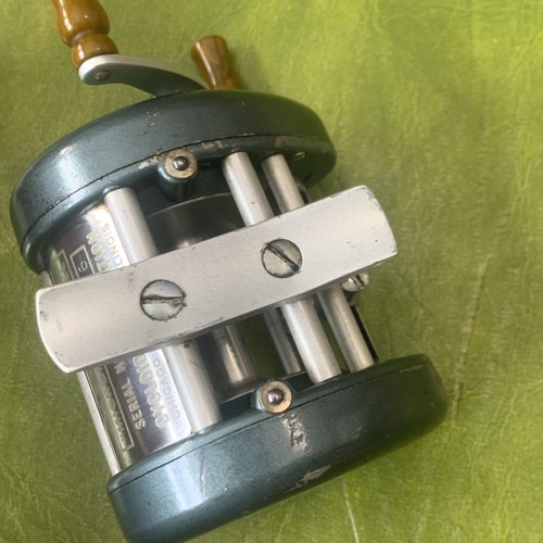 Vintage Fishing Reel Cycloid Level Wind Bait Cast Reel SN# 33196 Works Smooth - Picture 7 of 9