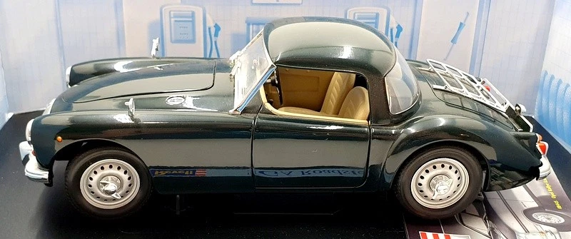 Revell 1/18 Scale Diecast 08443 - MG MGA Roadster Hardtop - Green - Image 3 of 4
