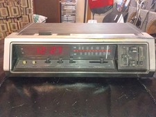 VINTAGE GE GENERAL ELECTRIC 7-4676A ALARM CLOCK RADIO Walnut Grain