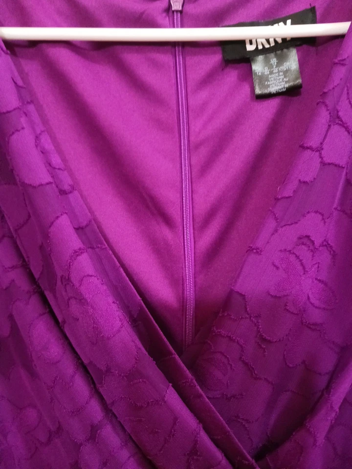 DkNY. Maxi Solero Mujer Morado Floral Grande, Manga Corta. US 14,100 % poliéster Foto 3 de 4