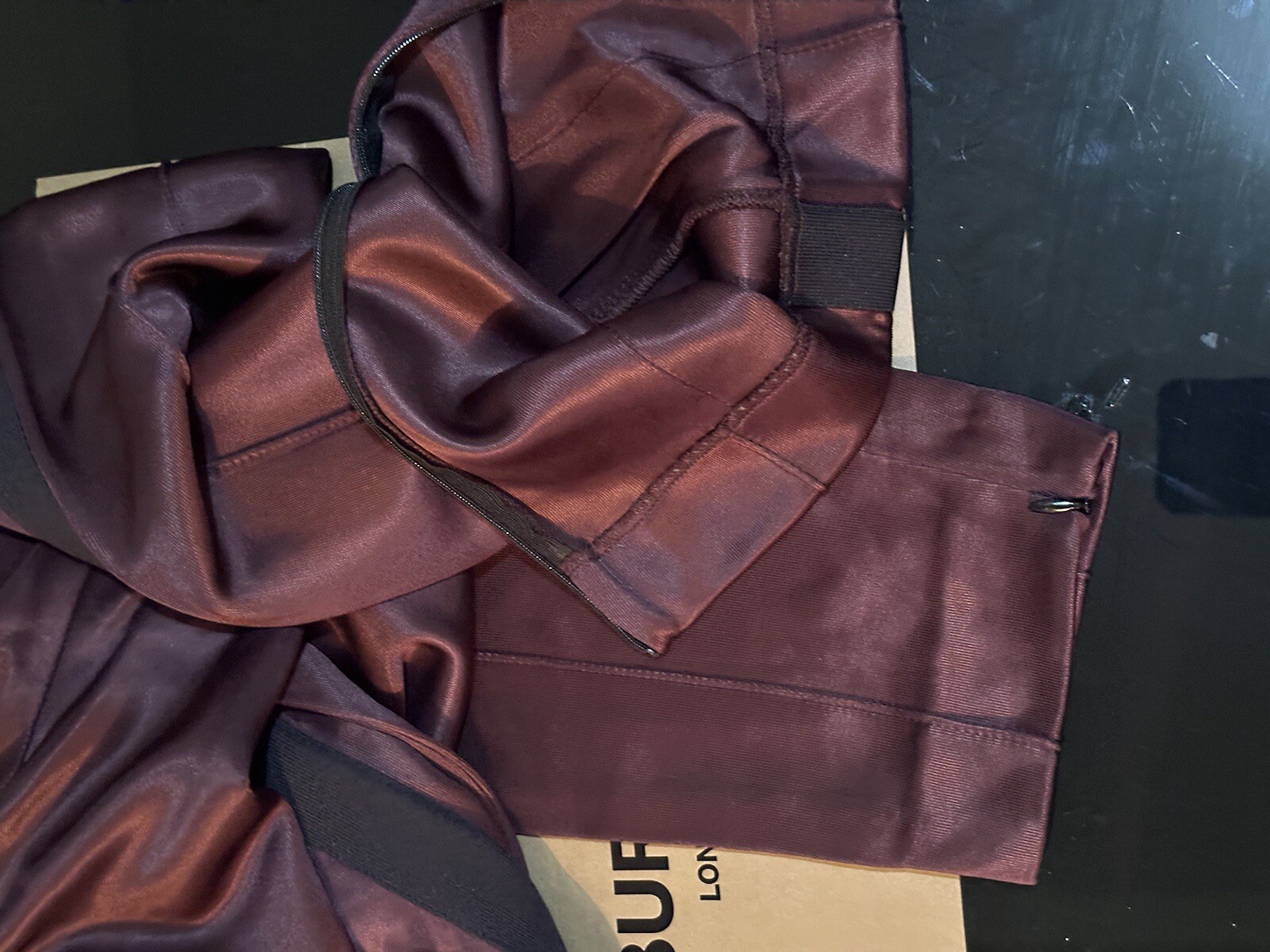 Burberry Prorsum Sports/trouser unisex BNWT+gift box/bag Size M burgundy Italy image 3