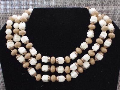 Vntg 50s Gestempelt Coro Goldfarbig Beige Hellbraun Beads 3 Stränge 34.3cm Kette